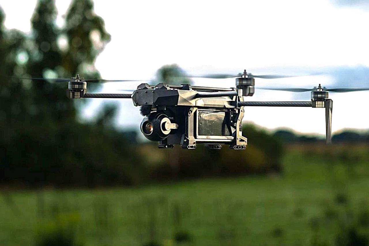Slavic проти Mavic: український розвідувальний дрон здатний перебувати в повітрі до 1,5 години