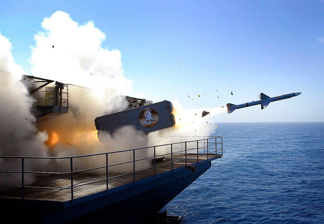 Американская управляемая ракета RIM-7 Sea Sparrow «Морской воробей» - дальность поражения цели до 30 км