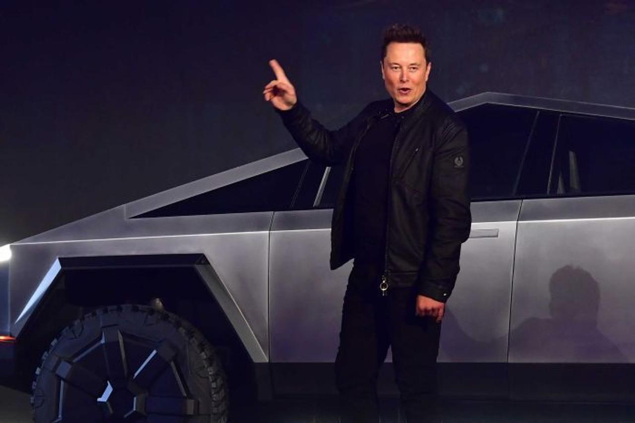 Tesla обновляет Cybertruck, электромобиль будет с четырехмоторной конфигурацией и режимом «краб»