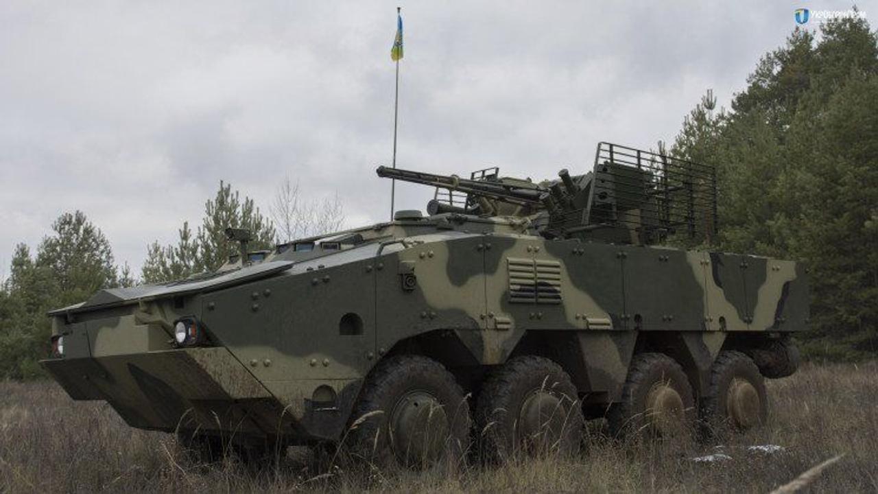 Новейший бронетранспортер БТР-4МВ1, украинского производства, уже зарекомендовал себя в боях