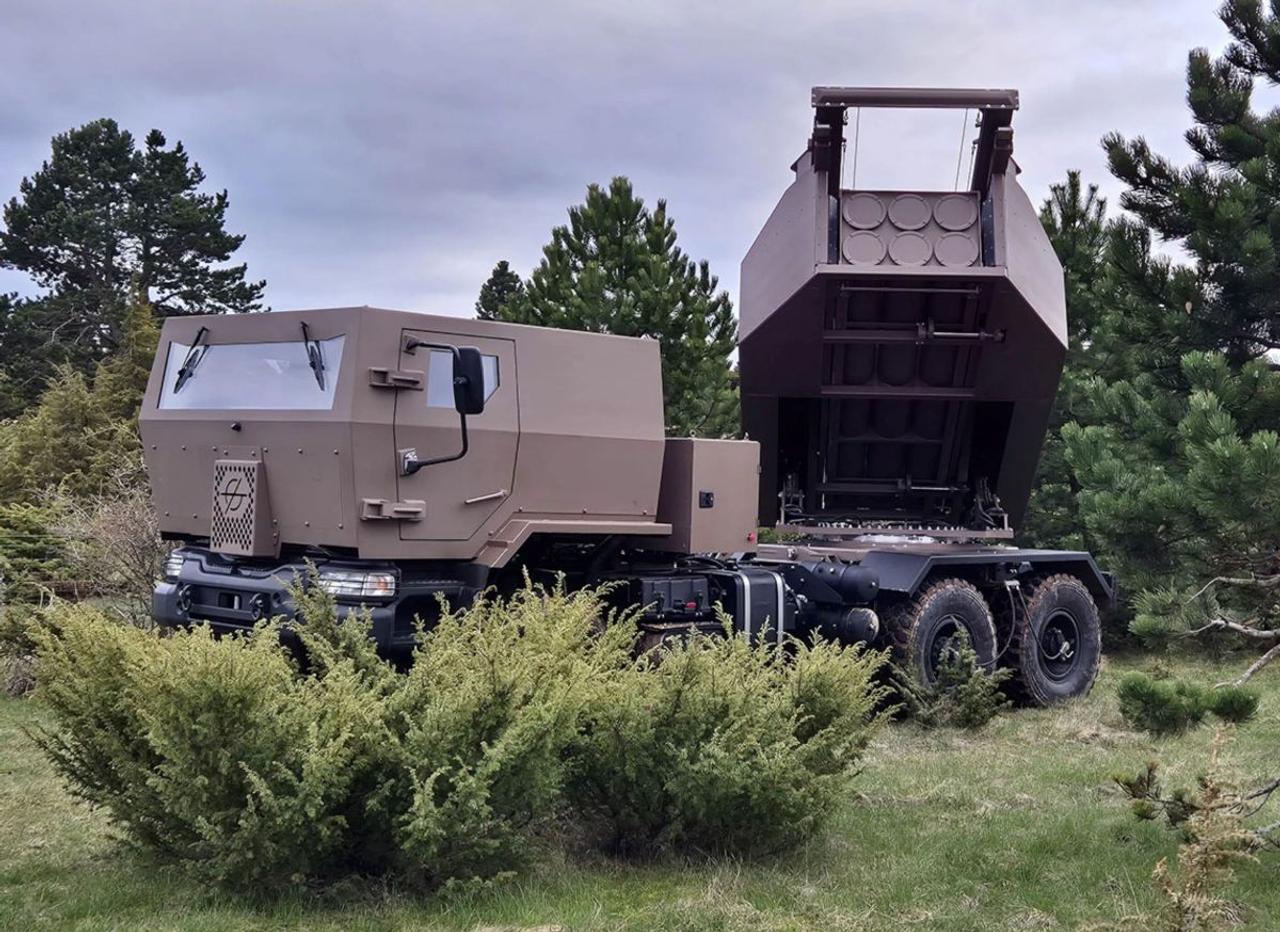 Франция представила конкурента HIMARS: высокоточная модульная система залпового огня Foudre с дальностью стрельбы свыше 1000 км