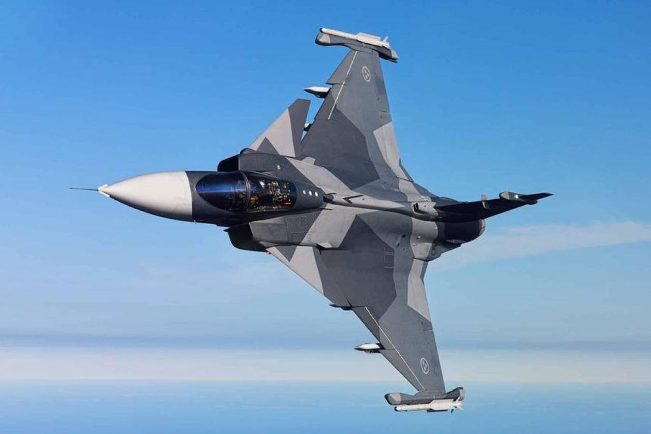 JAS 39 Gripen — шведский истребитель, который изменил представление о многоцелевых боевых самолетах