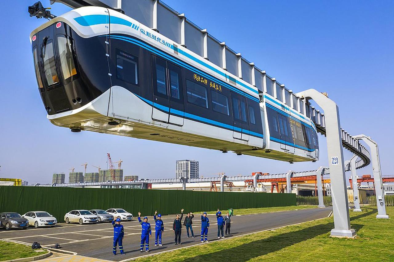 В Китае создали поезд Sky-train, который парит в воздухе, и не нуждается в тяговой системе