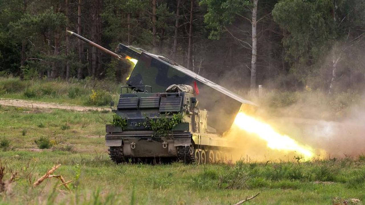 Германия обучает украинских военных управлению реактивными системами MARS II с максимальной дальностью стрельбы 75 км