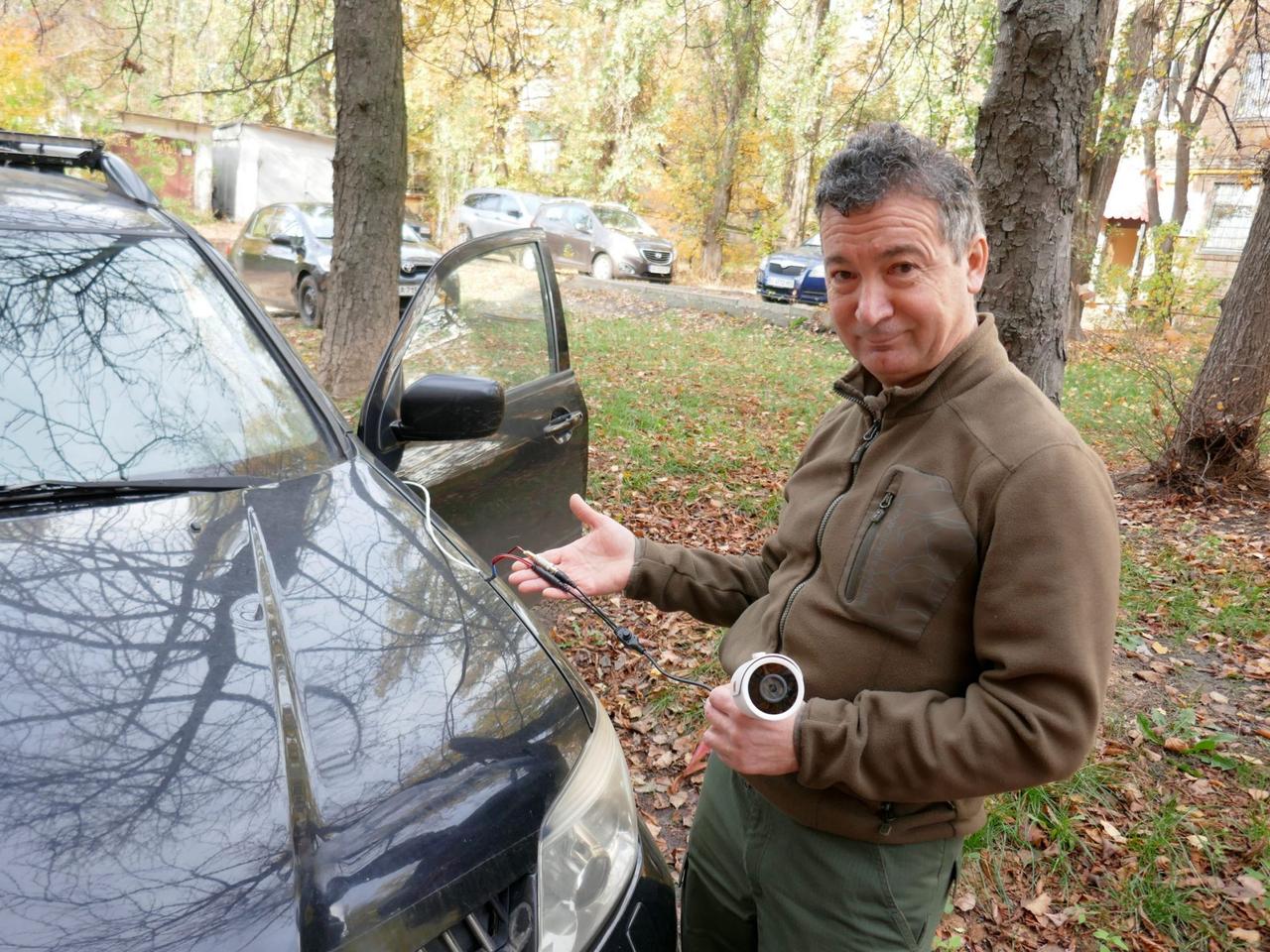 Украинский инженер, Алексей Михайленко, собирает недорогие системы ночного видения для автомобилей ЗСУ