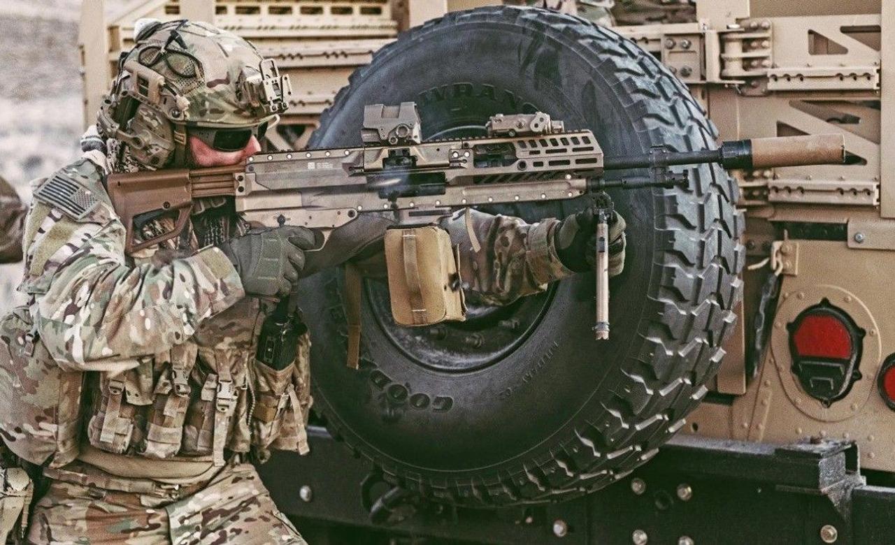 Армия США вооружает пехотинцев новыми штурмовыми винтовками XM7 и пулеметами XM25 калибра 6,8 мм