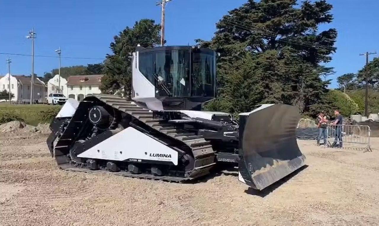 Lumina ML6 Moonlander: электрический бульдозер нового поколения с мощностью Caterpillar D9 и автономным потенциалом