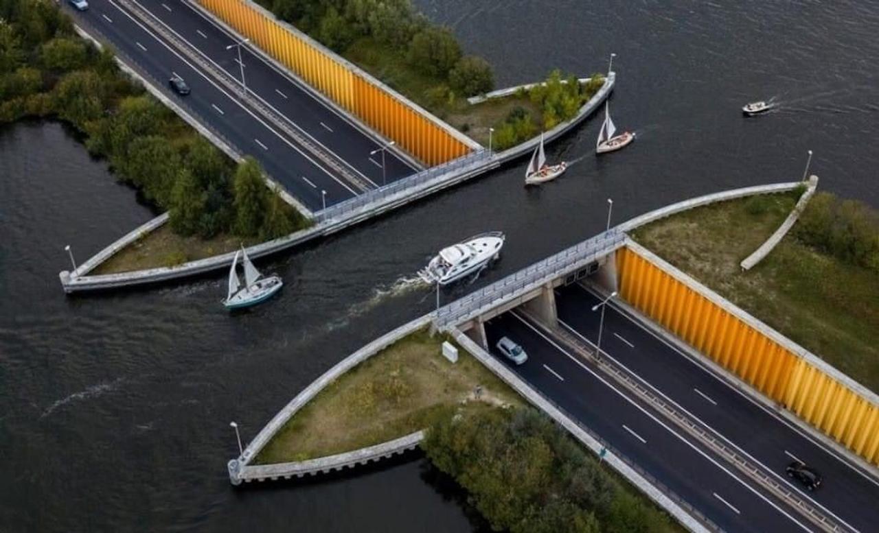 Уникальный водный мост в Нидерландах - акведук Veluwemeer