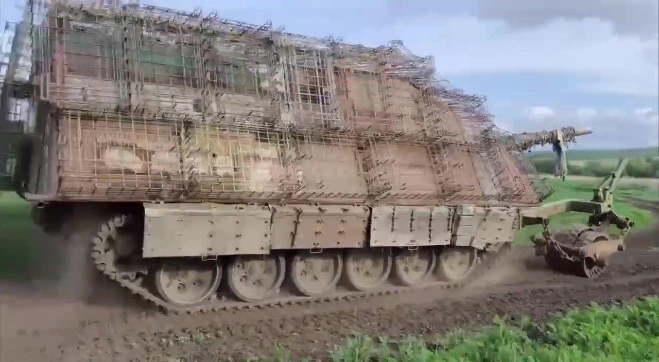 «Танк-сарай» - суперсовременное вооружение российской армии