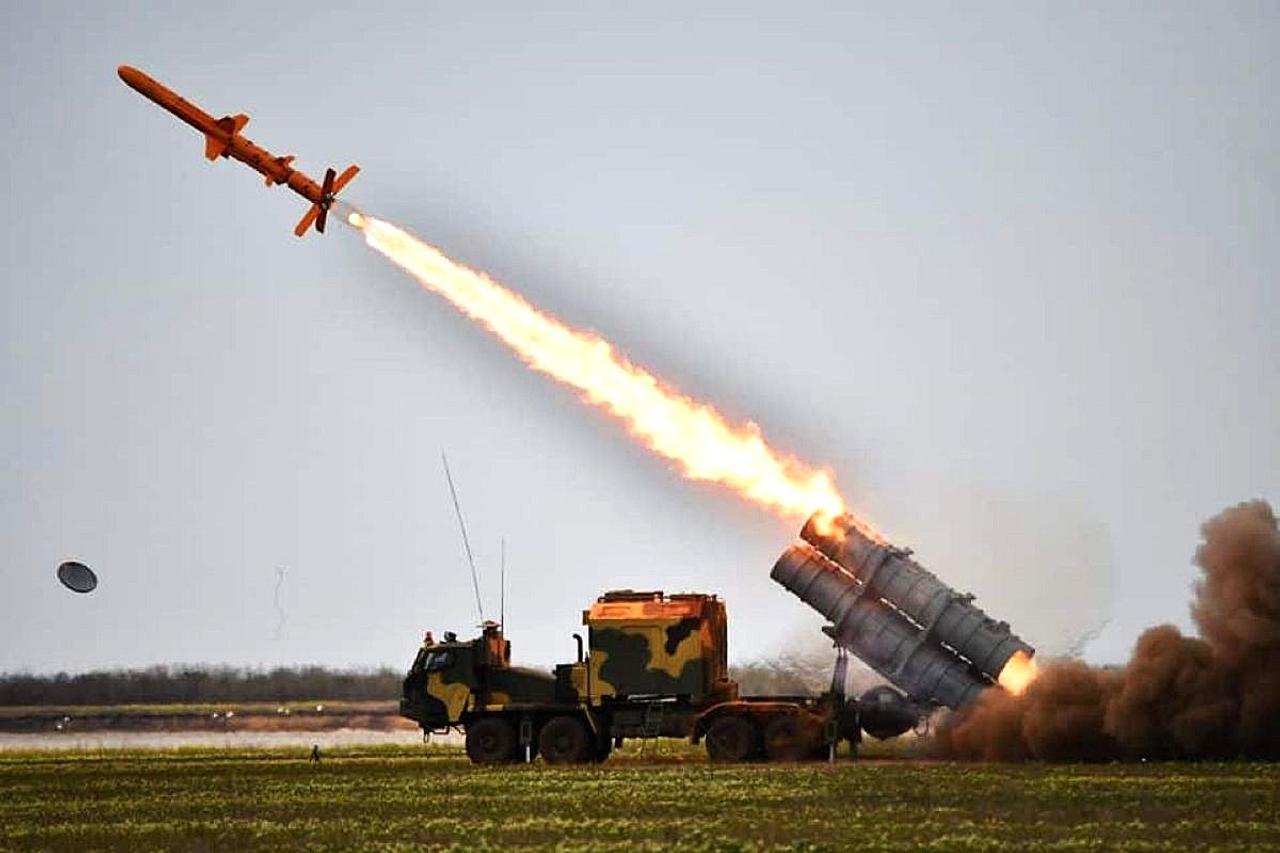 Українські «Нептуни» уразили шість Су-34М на аеродромі «Борисоглєбськ»: що відомо про удар ВМС ЗСУ