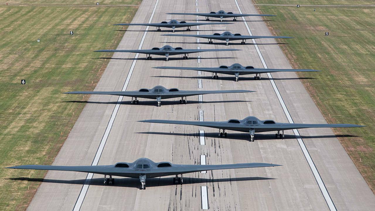 Бомбардировщики-невидимки B-2 Spirit продемонстрировали беспрецедентную авиационную мощь ВВС США