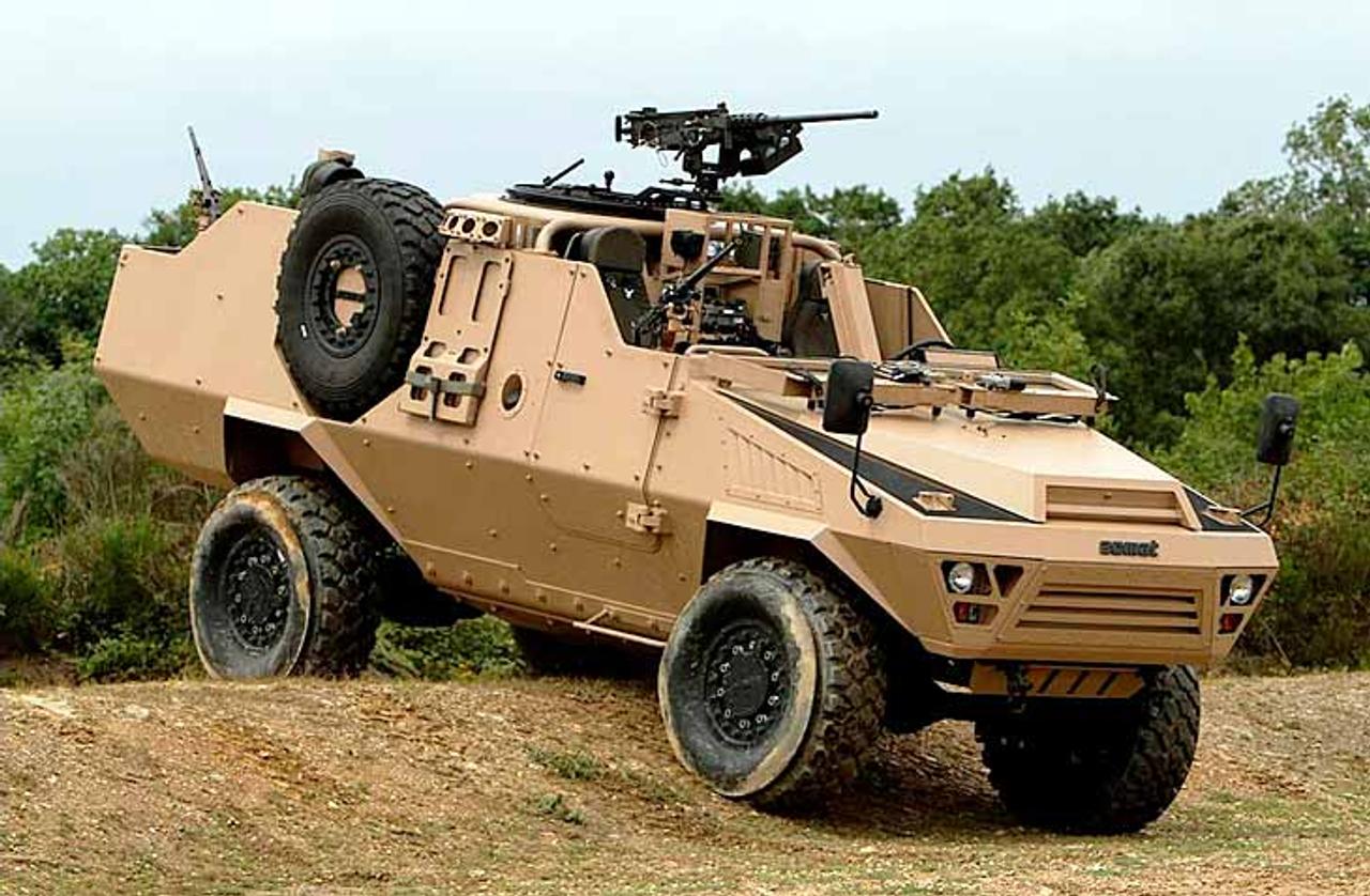 Французский бронеавтомобиль ACMAT Bastion - предназначен для огневой поддержки, ведения разведки и патрулирования