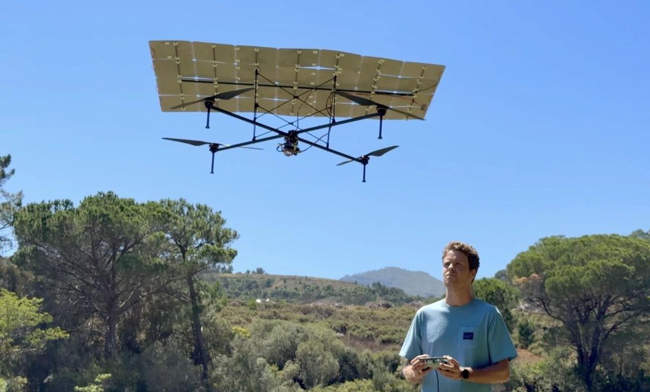 Солнечный дрон побил рекорд автономности — более 5 часов полета без подзарядки