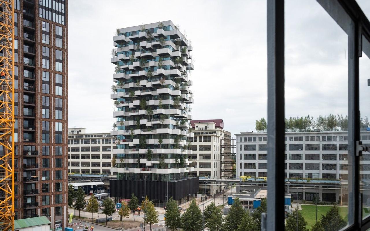 «Зеленый небоскреб» Trudo Tower, с деревьями на балконах, построен как социальное жилье для людей с низким доходом