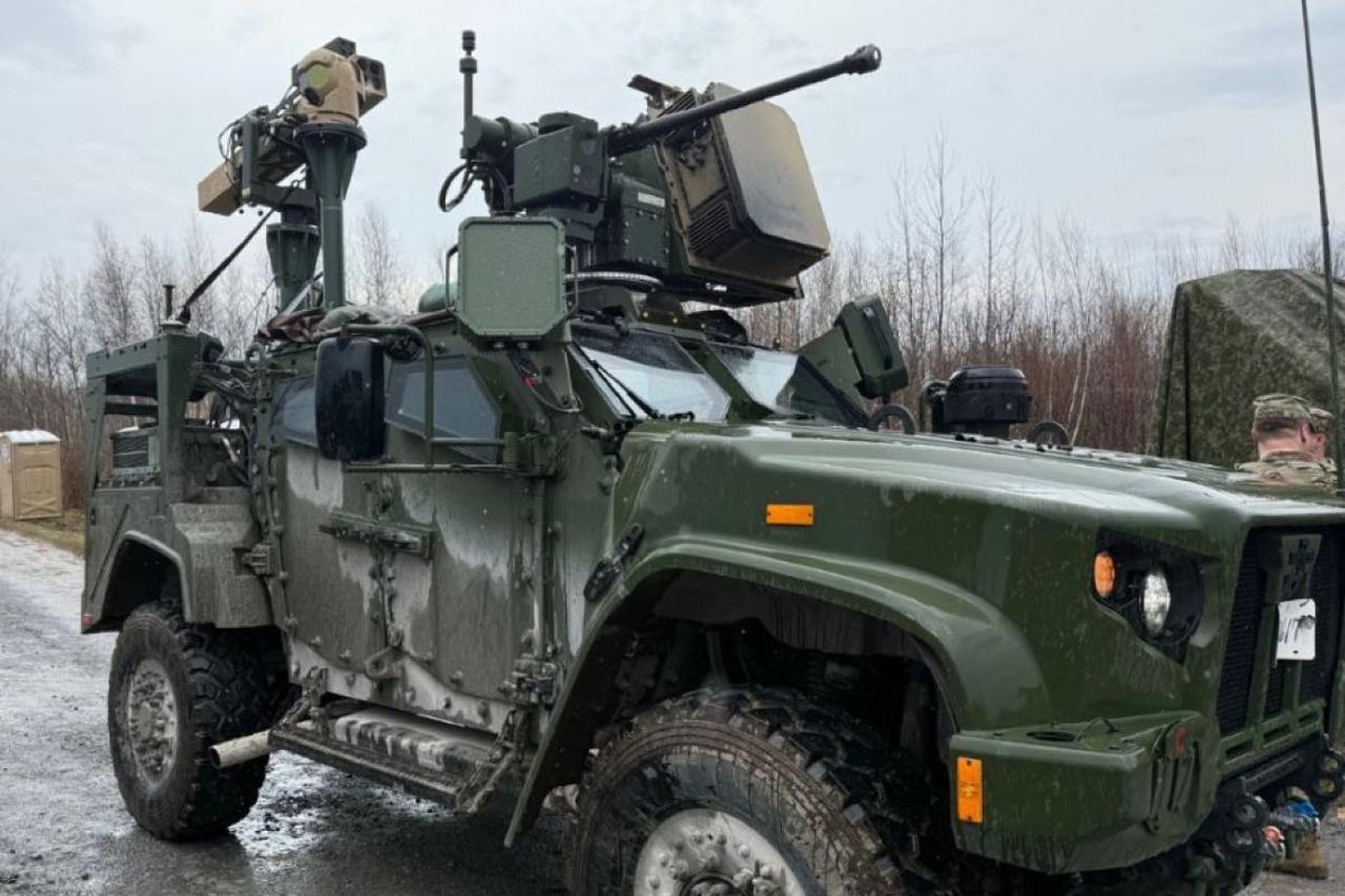 Система Sling Blade: многоуровневая защита от дронов нового поколения с пушкой, ракетами APKWS и радаром SRC