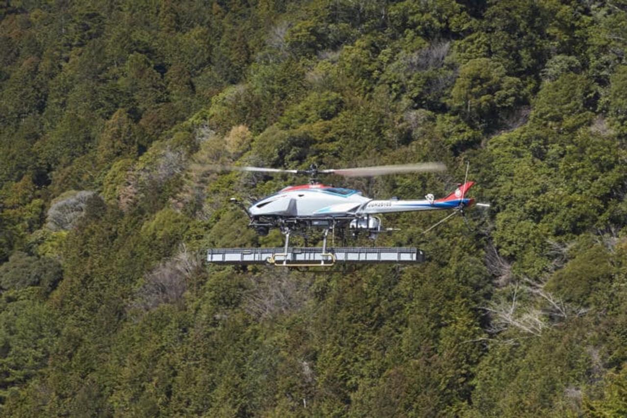 Yamaha представила первый беспилотный вертолет который может нести груз до 50 кг