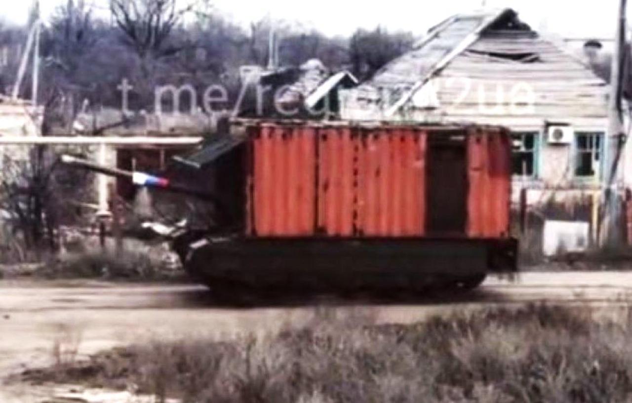 На смену «танкам сараям» пришли «танки-контейнеры» — символ деградации российского ВПК 