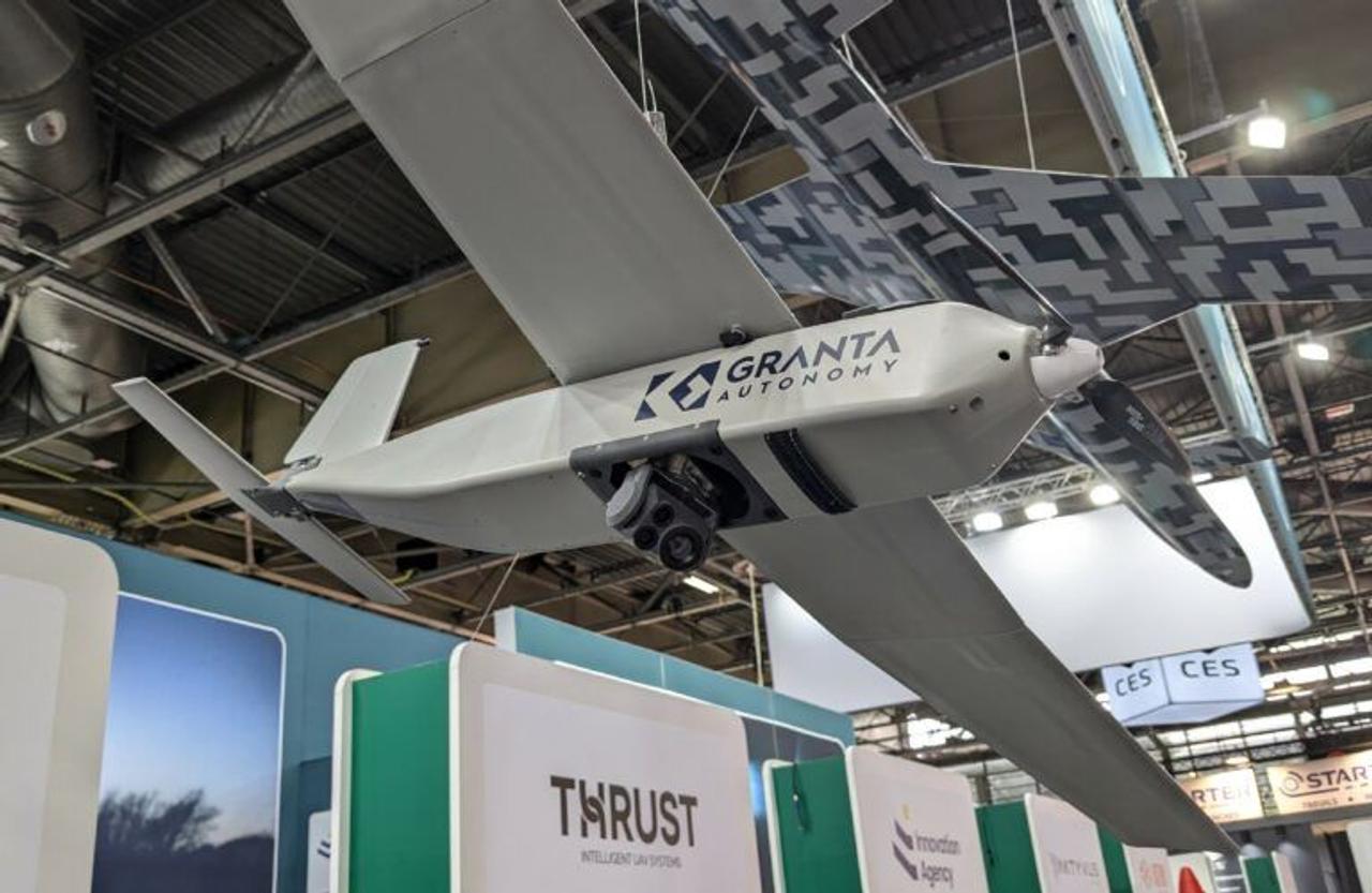 Новейший разведывательный беспилотник Hornet XR с электрическим приводом бесшумен и незаметен в воздухе