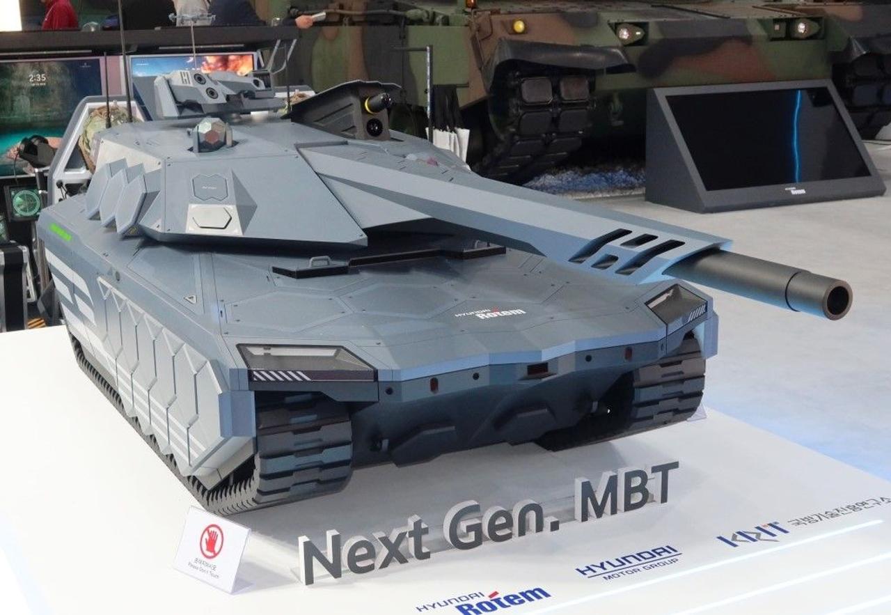 Боевой танк NG-MBT, с искуственным интелектом, использует стелс-технологии, чтобы увеличить живучесть на поле боя