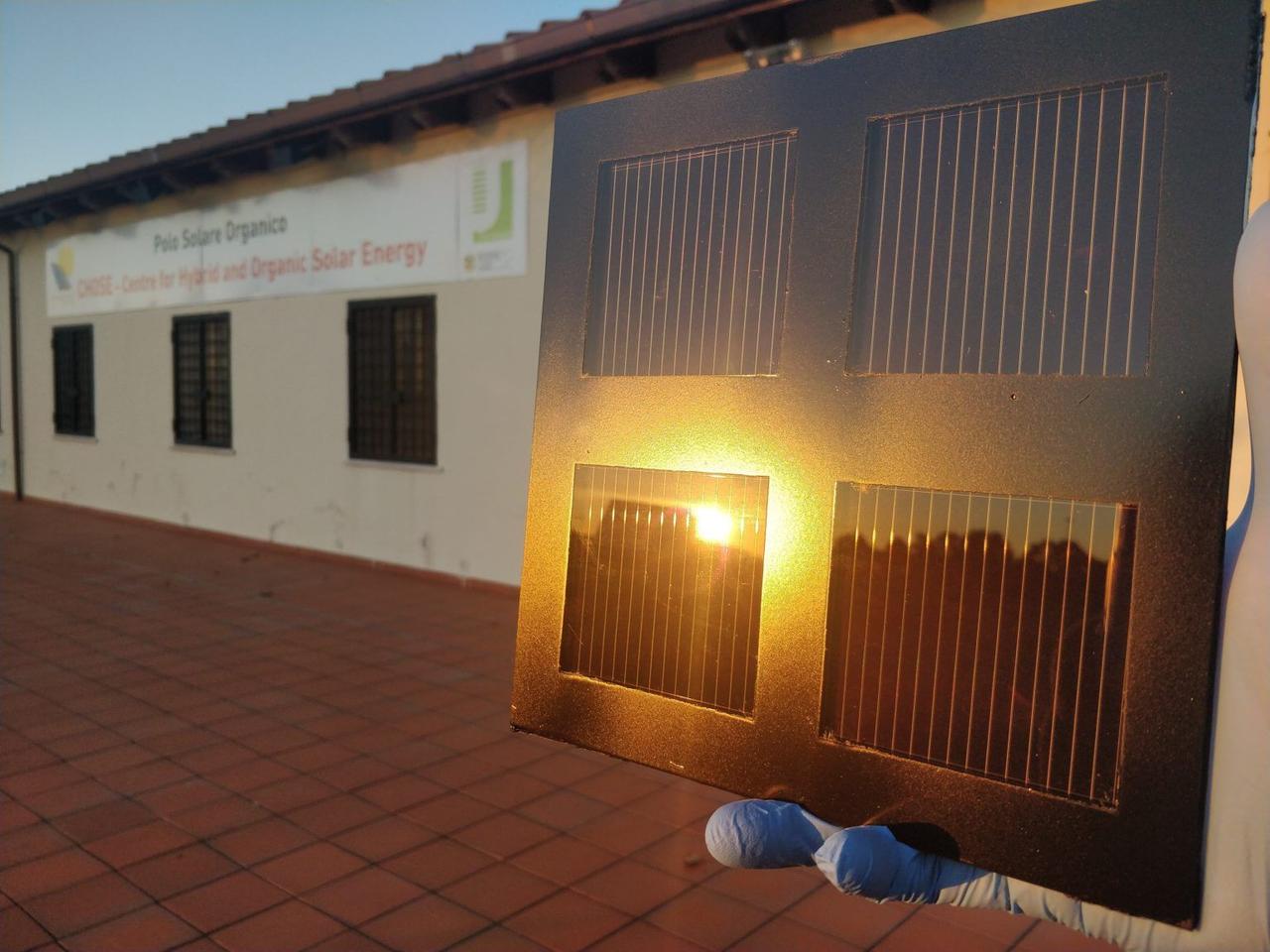 Ученые разработали миниатюрный солнечный модуль из перовскита со стабилизированным КПД 11,9%