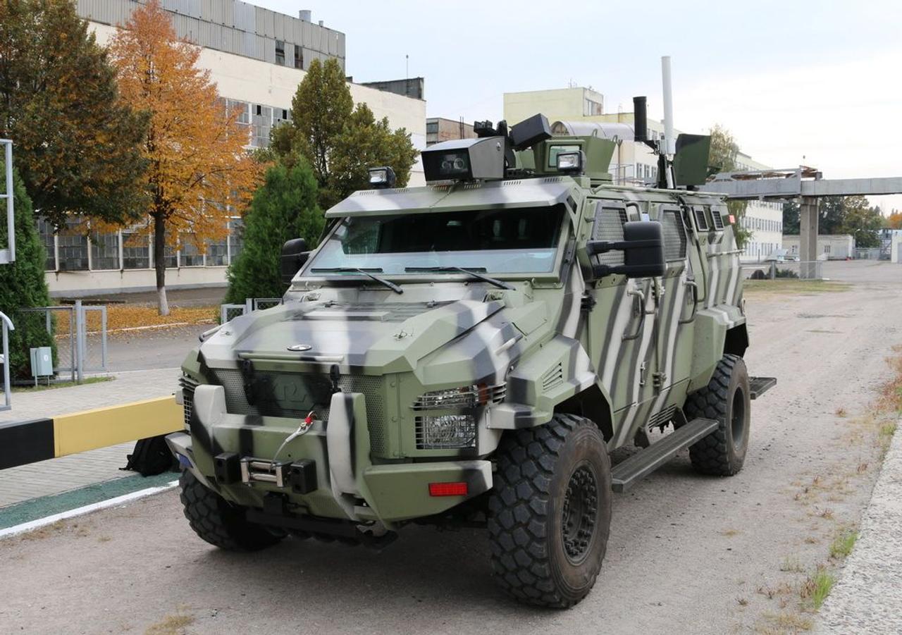 Украинский автозавод КрАЗ представил беспилотный бронеавтомобиль «Спартан»