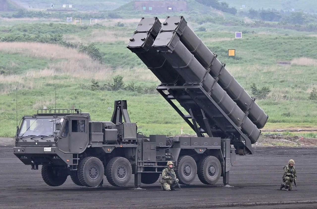 Япония развернула новую мобильную систему запуска ракет Type 12 с дальностью поражения 1000 км