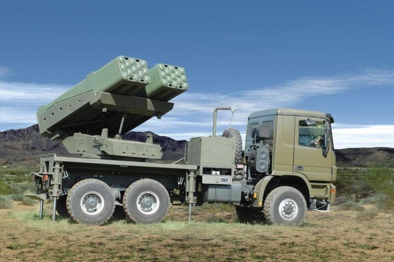 Мобильная артиллерийская ракетная система точного огня PULS оснащена ракетами с дальностью поражения от 35 до 300 км