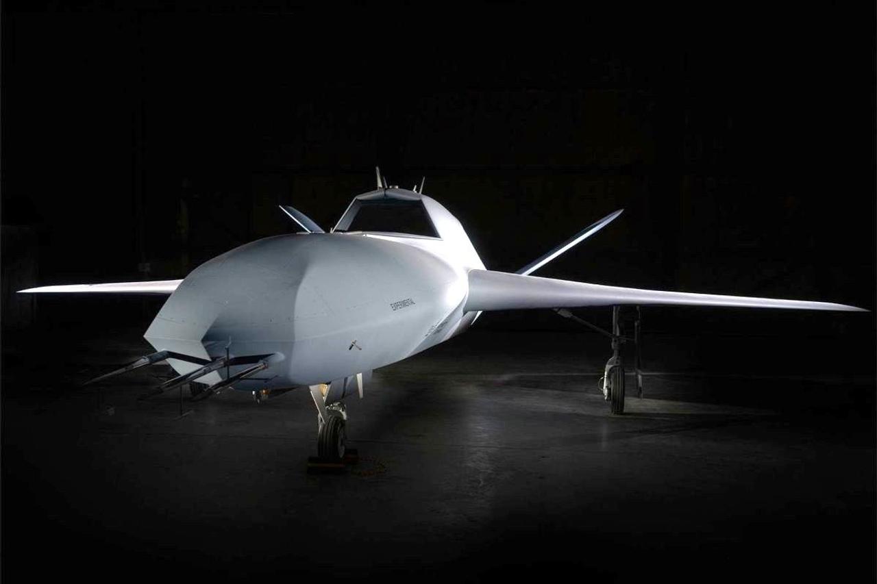 Малозаметный автономный боевой беспилотник Talon расширит возможности истребителей