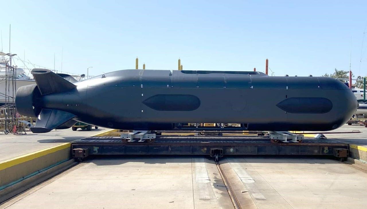 Boeing передал ВМС США первую сверхбольшую роботизированную подводную лодку