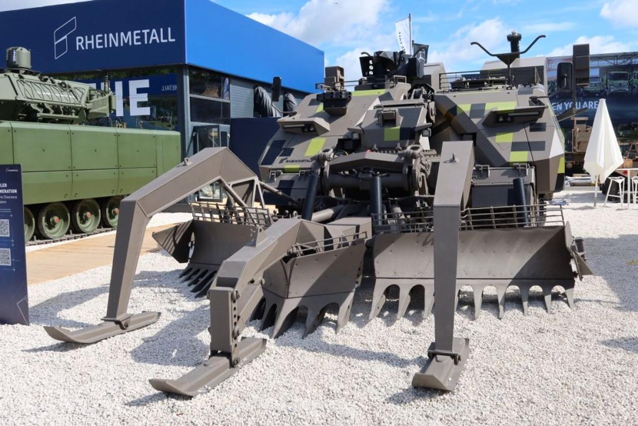 Rheinmetall представил новую бронированную машину Keiler NG для прорыва минных полей противника