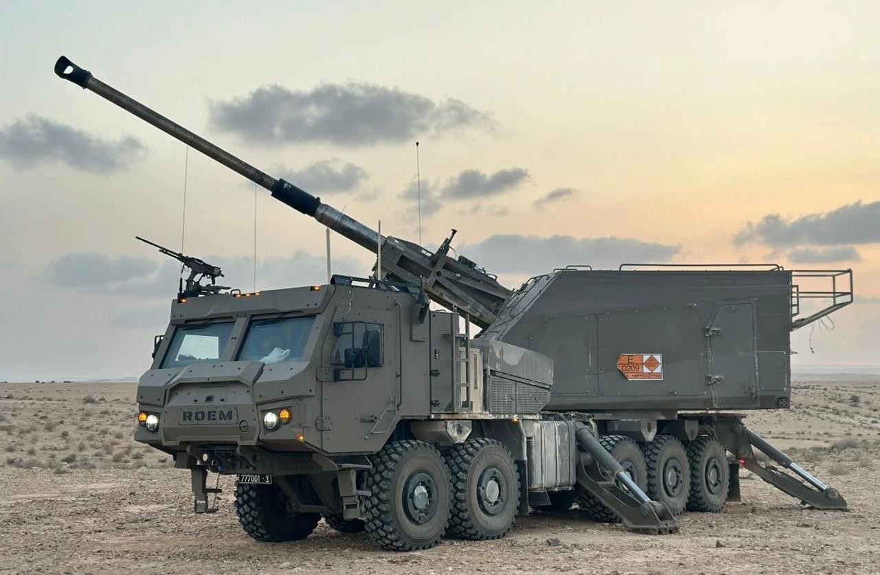 Израильская самоходная гаубица нового поколения SIGMA 155 Roem, объединяет дальнобойность и автоматический принцип ведения огня