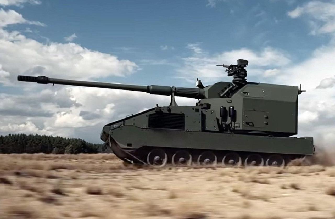 KNDS представил гусеничную САУ RCH 155 TRACKED — автоматизированная артиллерийская установка нового поколения