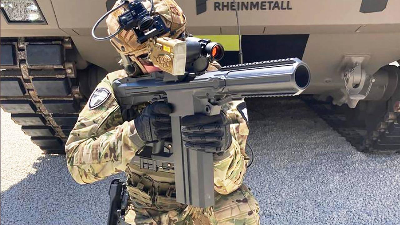 Компания Rheinmetall представила автоматический ручной гранатомет с дальностью поражения до 900 м