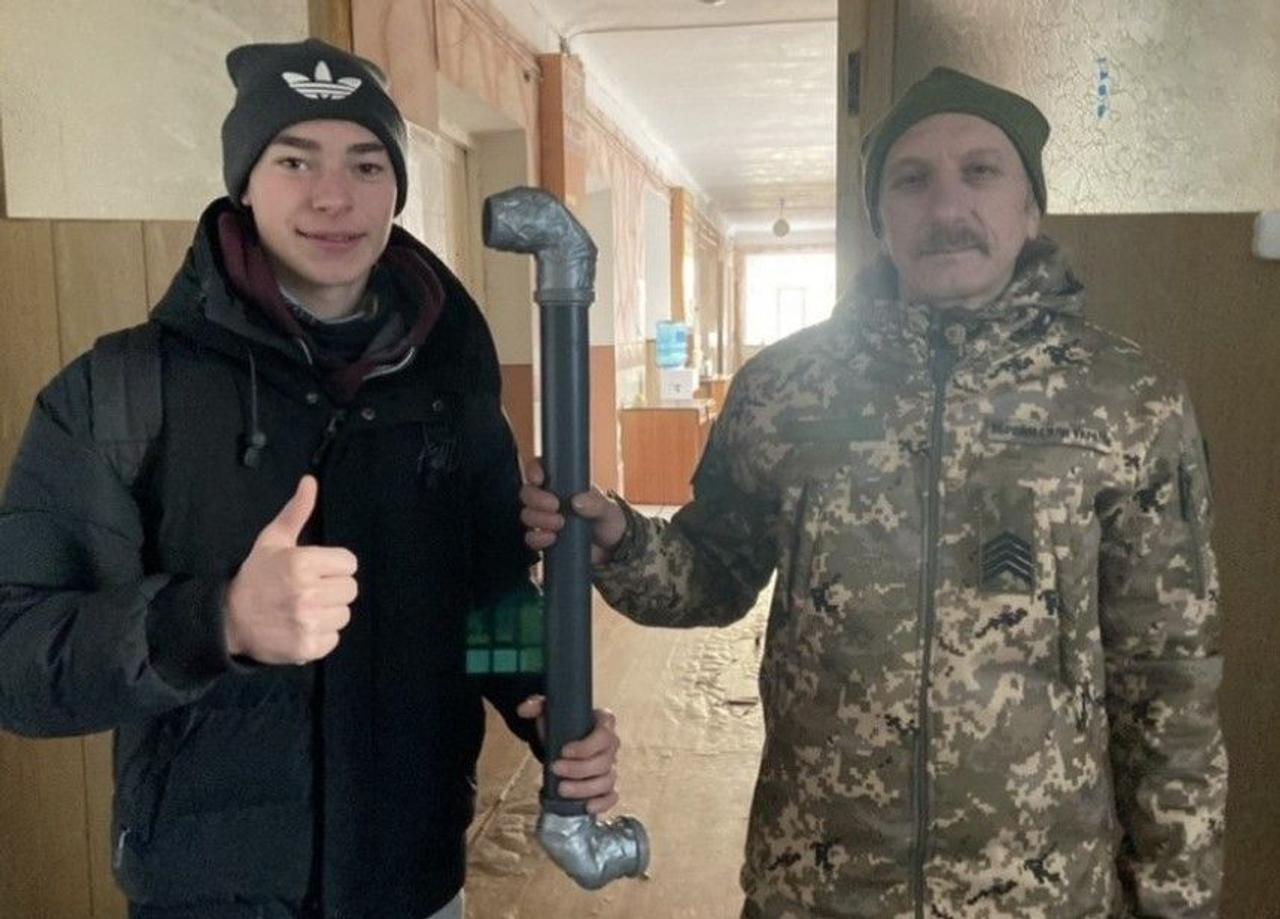 Украинский школьник наладил производство перископов для ЗСУ по собственной разработке