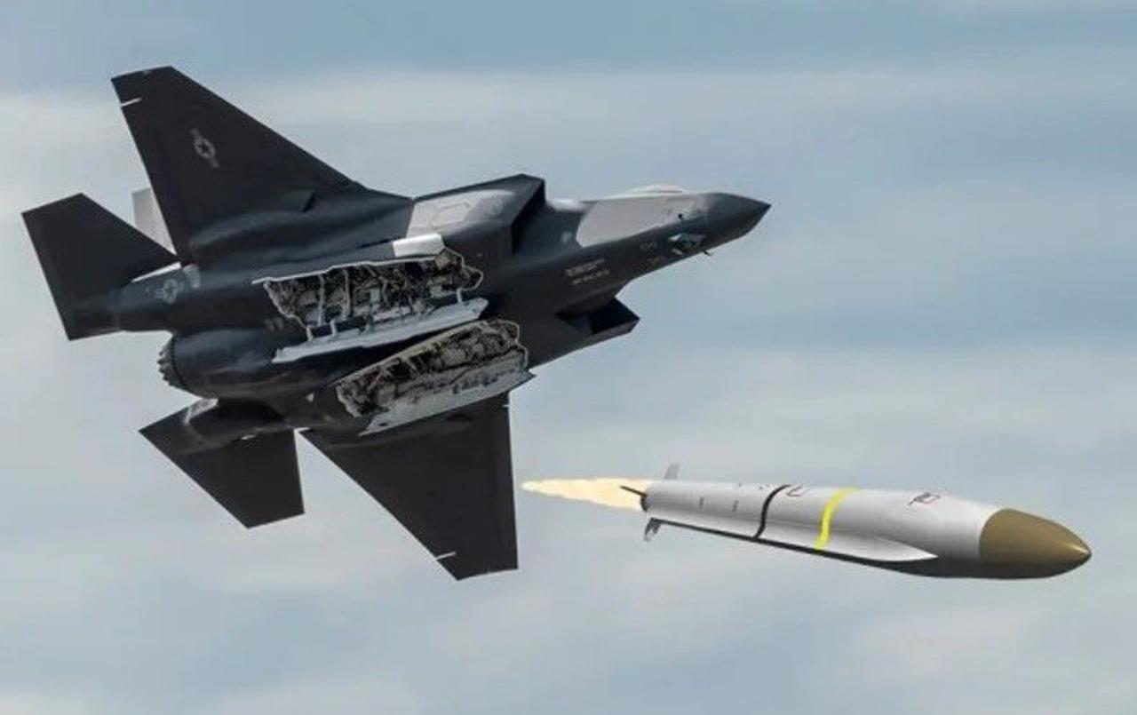 Northrop Grumman строит ракету SiAW класса «воздух-земля» для поражения быстро движущихся целей в тылу противника