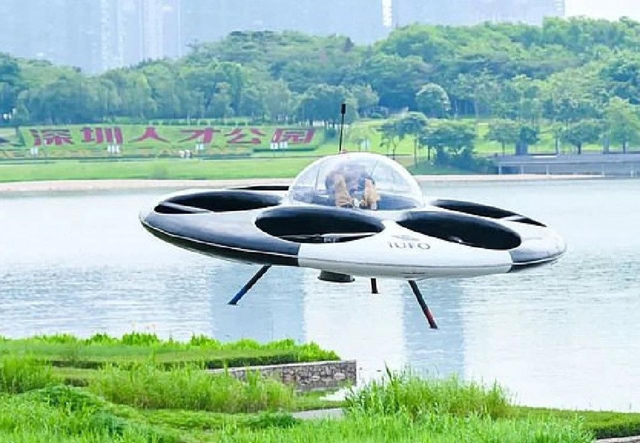 Китайцы изготовили первую в мире пилотируемую летающую тарелку с вертикальным взлетом