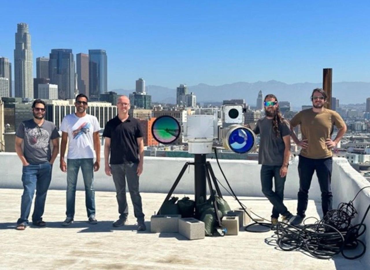 Teleidscope представила систему обнаружения и идентификации воздушных угроз, с лазерами и ИИ, она защитит города от крылатых ракет и дронов