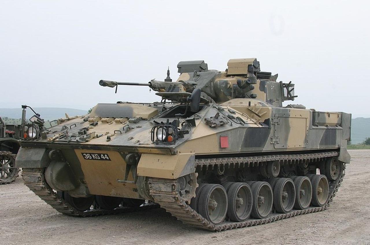 Британский бронетранспортёр нового поколения Warrior MCV-80 способен поражать как легкие, так и средние танки