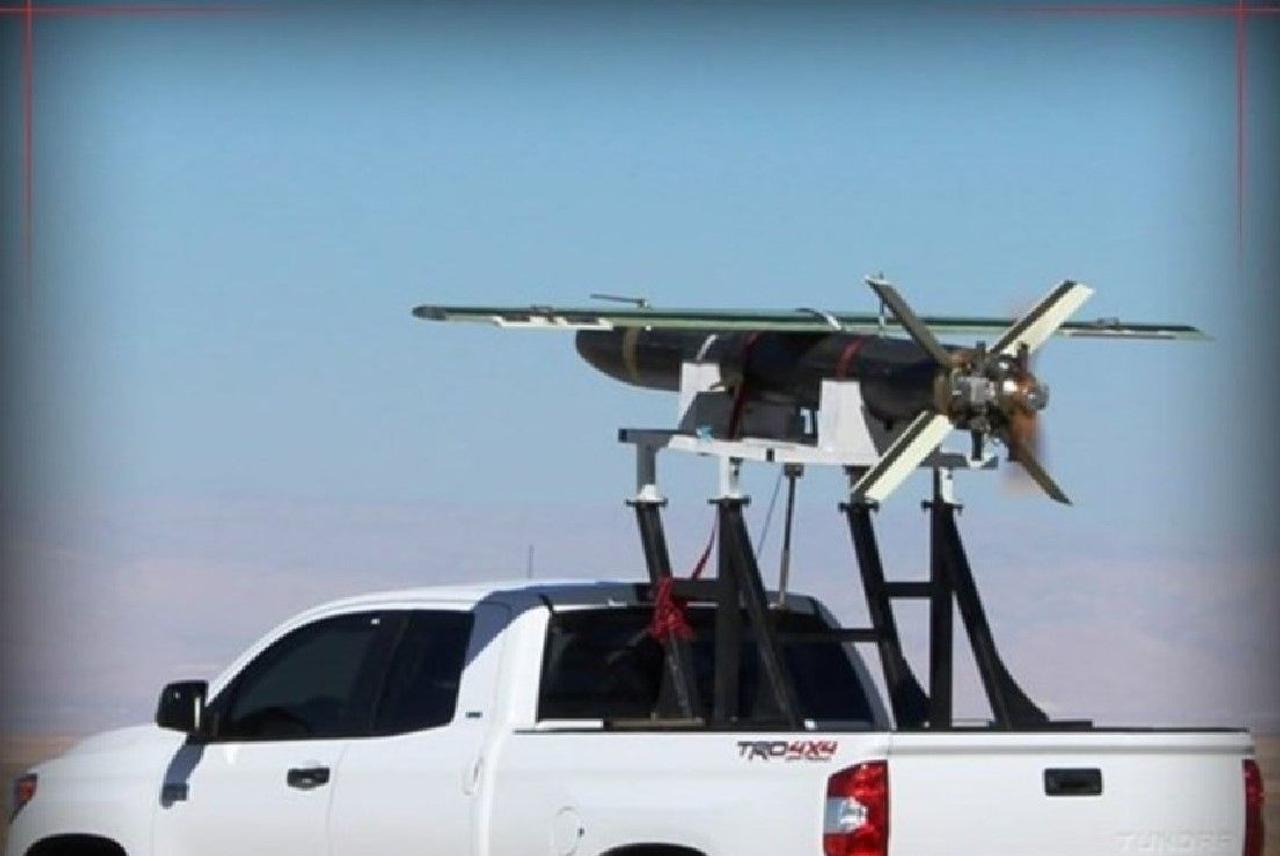 В Иране испытали новый дрон-камикадзе Me'raj-532 с дальностью поражения 450 км