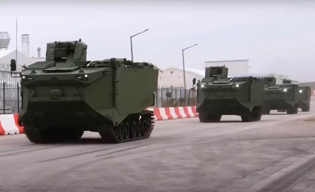 Турецкий бронетранспортер-амфибия ZAHA: многоцелевой военный транспорт с уникальной маневренностью и защитой