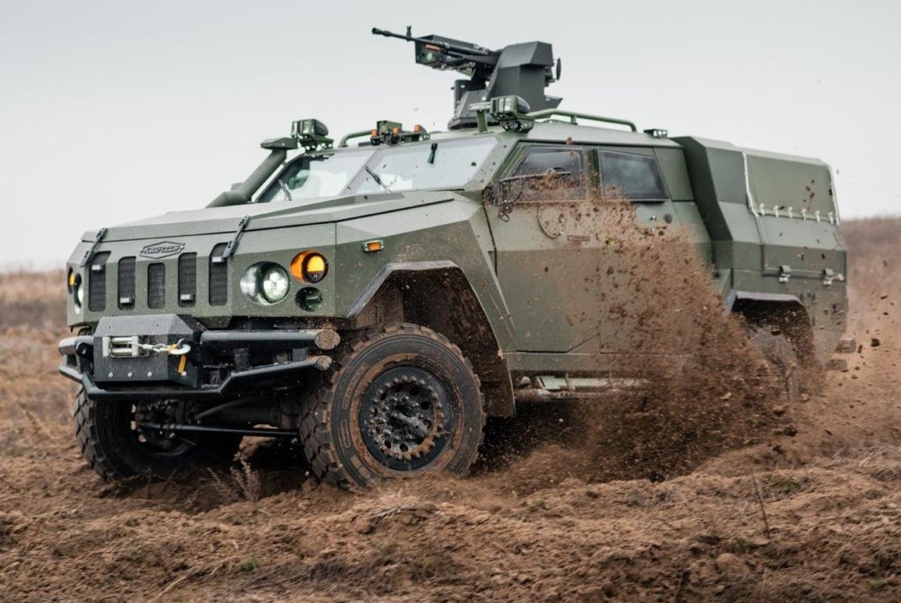 Бронеавтомобиль «Новатор» - надежный военный транспорт, который сочетает в себе высокую проходимость и защиту бойцов