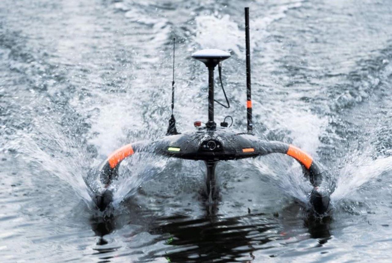 Надводные беспилотные аппараты Sonobot 5 помогут спасателям выявлять боеприпасы на дне водоемов