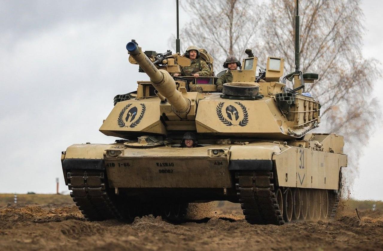 Специальные генераторы усилят системы вооружения и защиты боевых танков Abrams M1A2