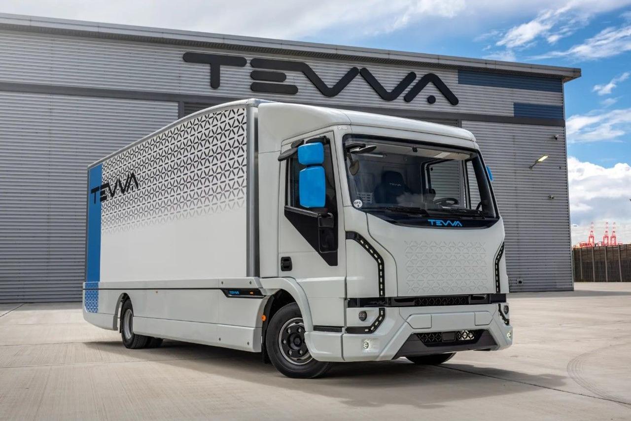 Британская компания Tevva начала серийное производство электрических грузовиков с запасом хода 428 км