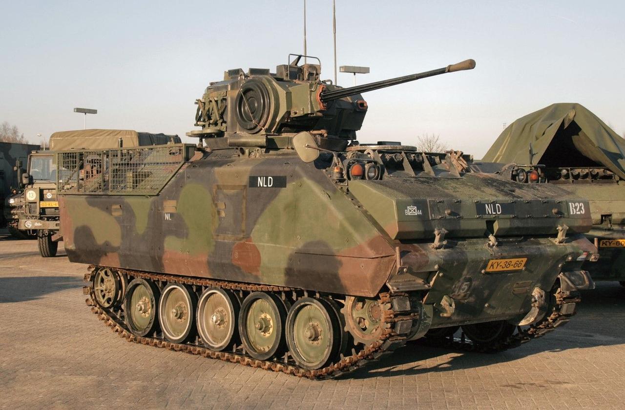 Голландская боевая машина пехоты YPR-765 на базе американского БТР М113А1
