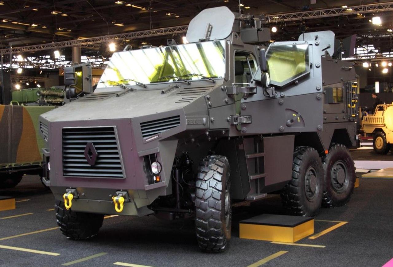 BMX-01 - французская многоцелевая бронированная машина обеспечивает надежную защиту от наземных мин и взрывных устройств