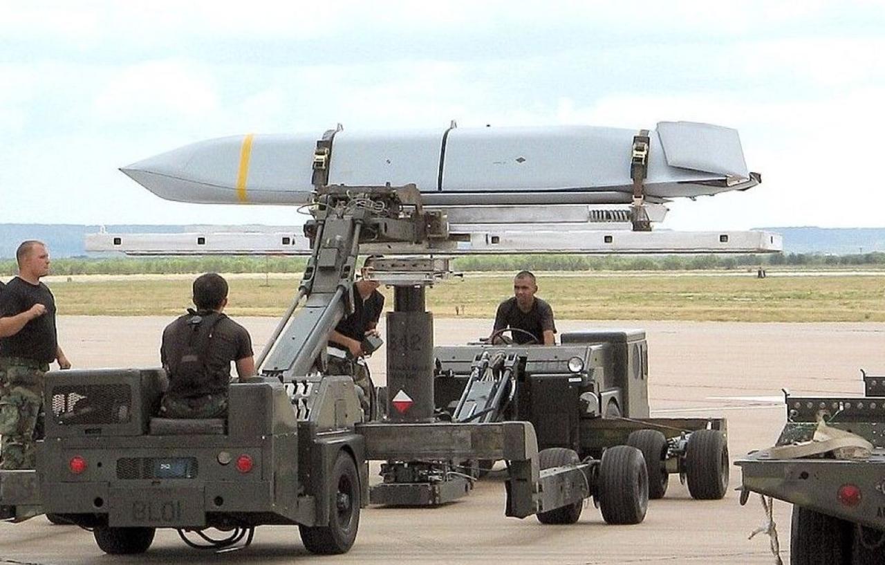 AGM-158 JASSM: малозаметная крылатая ракета нового поколения для прорыва ПВО и поражения укреплённых целей