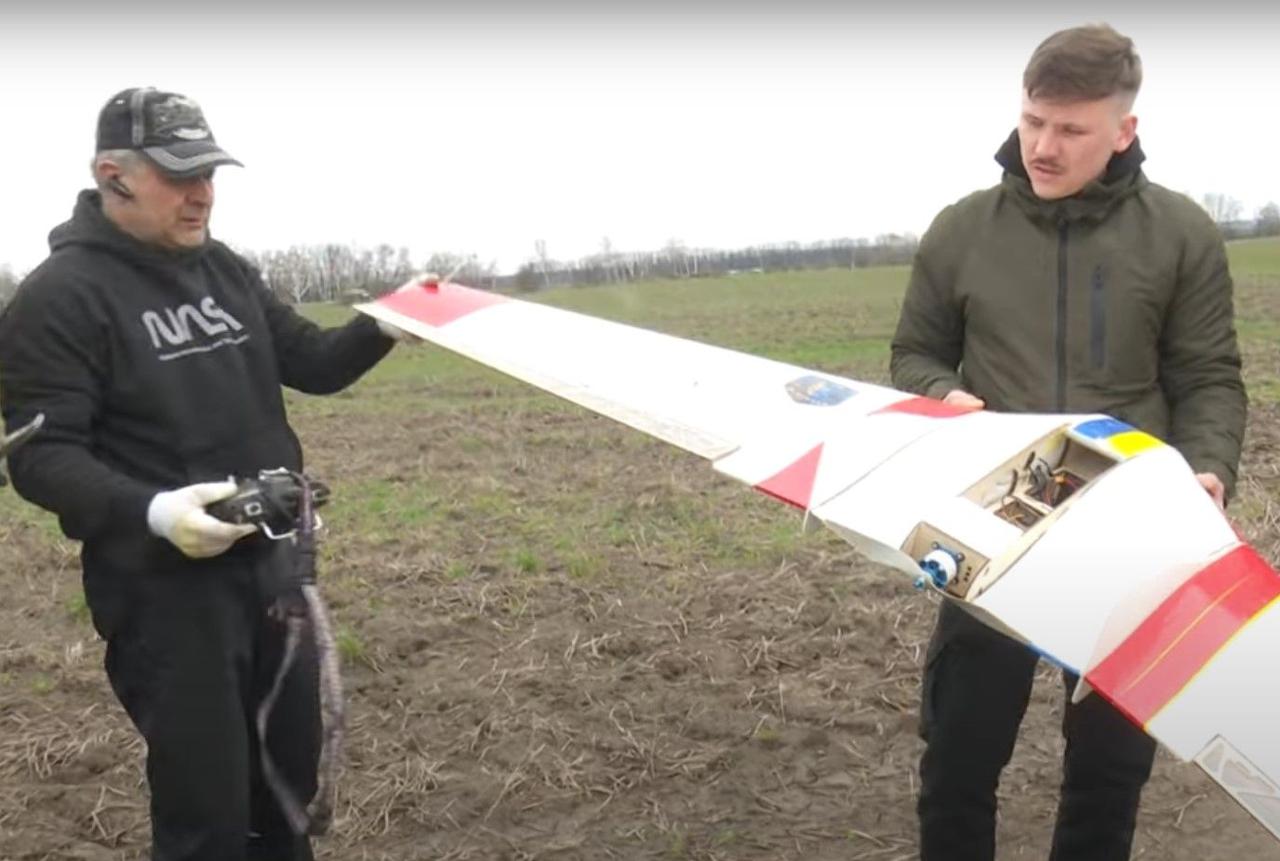 Украинский БПЛА сможет автоматически лететь по заданным координатам, дальность 60 км, и поражать цели без участия оператора