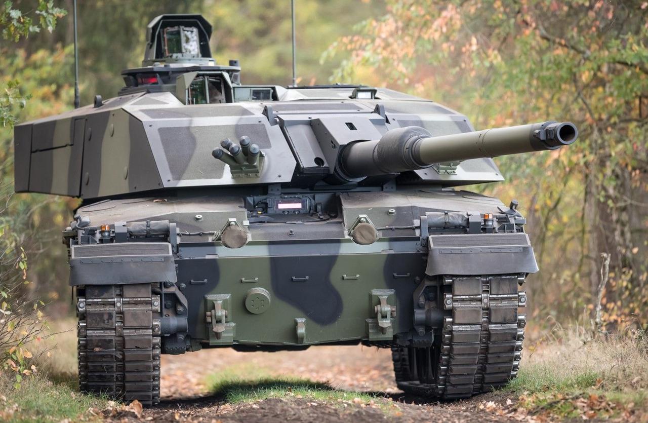 Боевой танк Великобритании Challenger 2 - способен поразить 7 целей в минуту