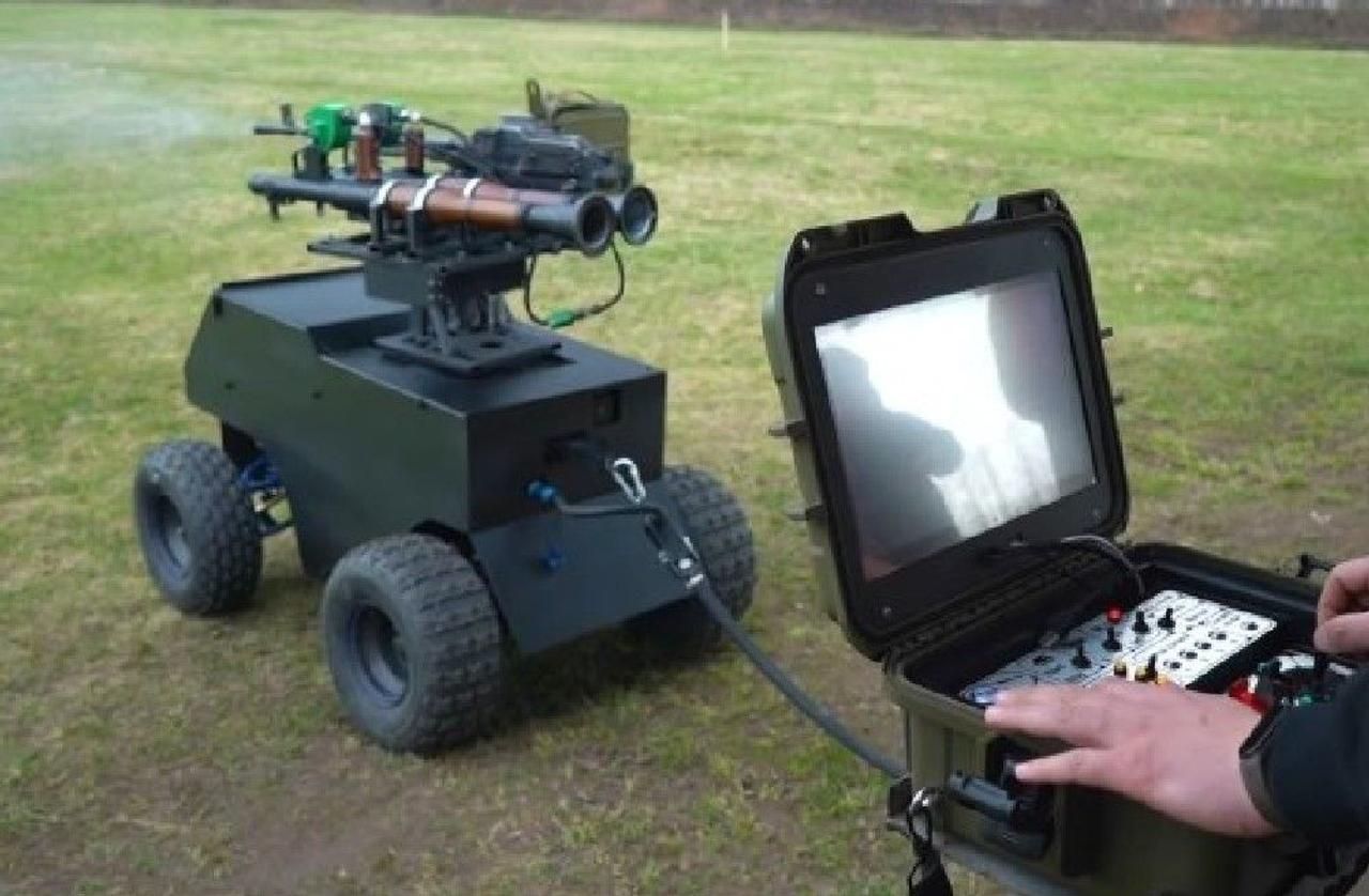 В Сумах создали боевого робота «Мисливець», беспилотник вооружен пулеметом и двумя РПГ